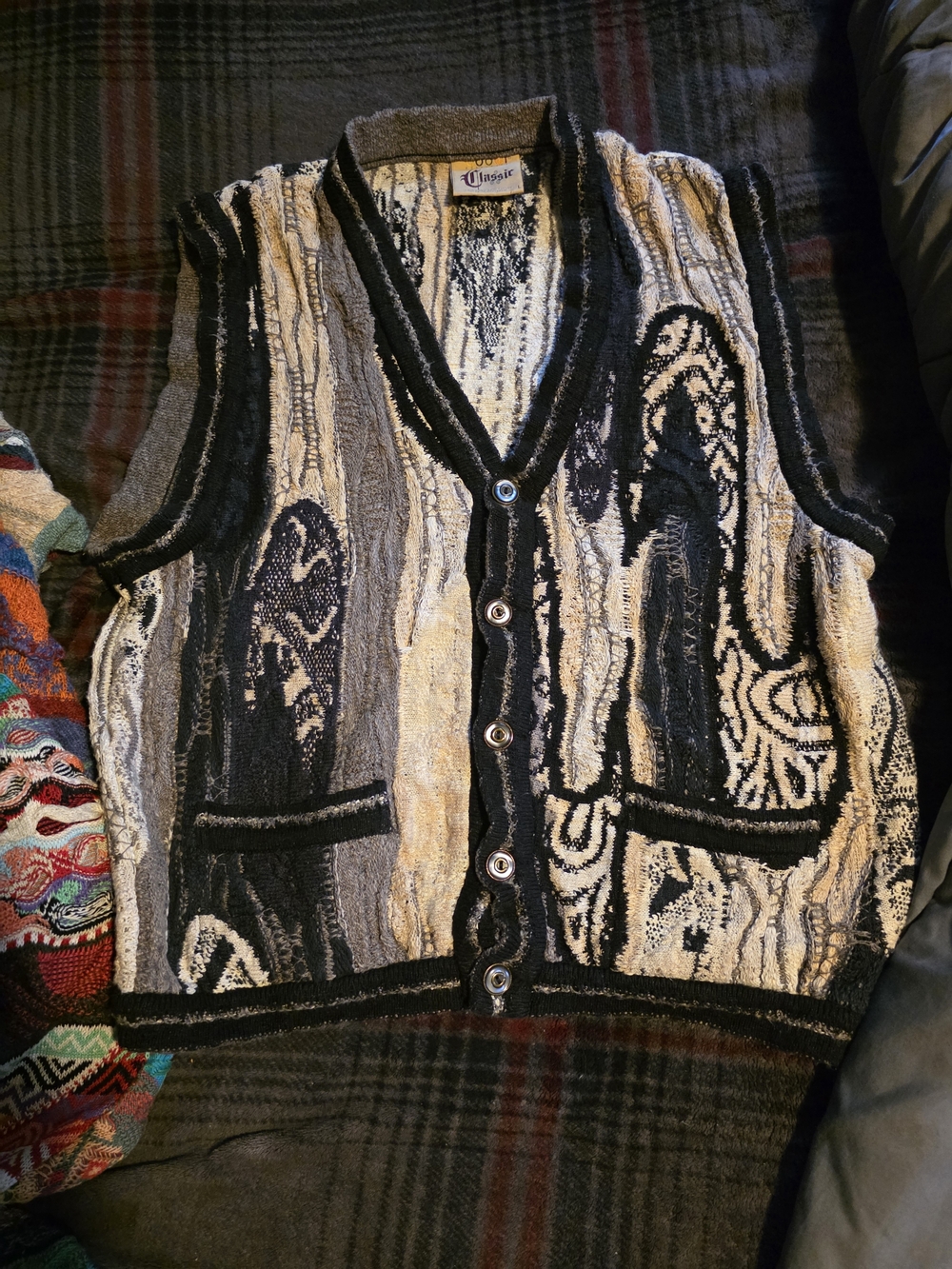 Coogi Australia 100% Authentic Classic Black, Cream & Gray Patterned Knit Vest
